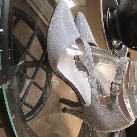 special occasion shoes , silver ,sparkly , worn once . - Picture 4 of 6